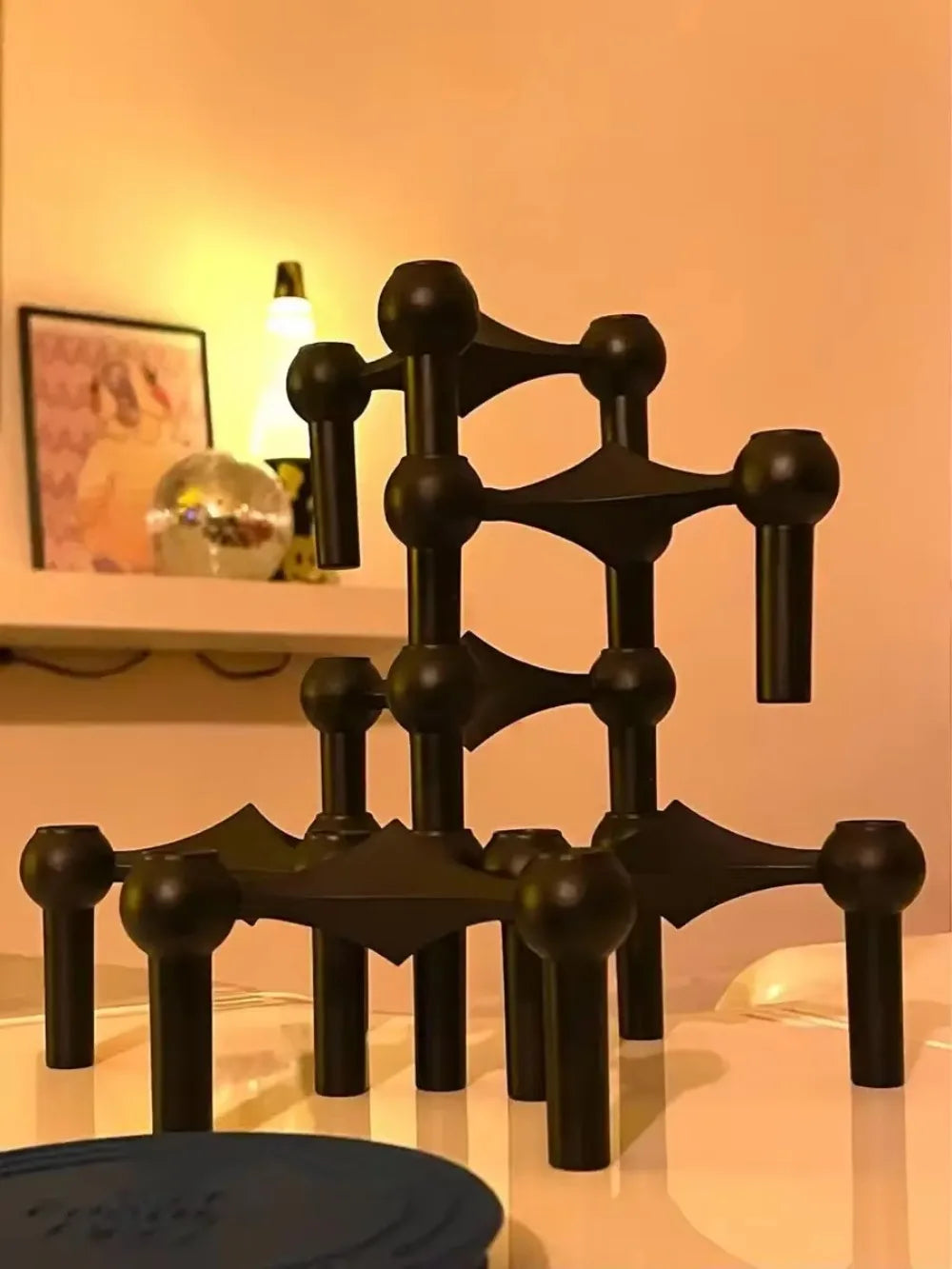 bougeoir en métal au design moléculaire pour décoration moderne - vue 4 sur 12