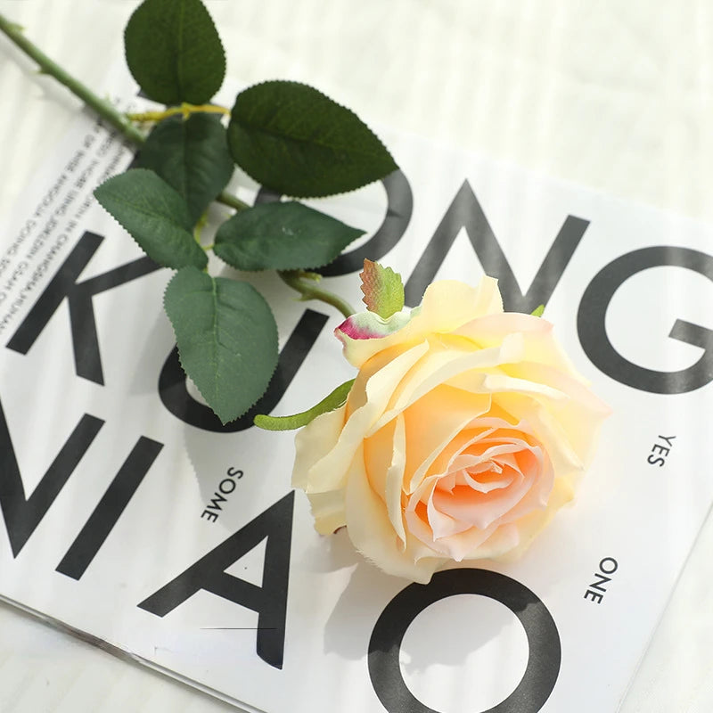 fleurs artificielles décoratives pour une ambiance agréable