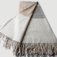 plaid laine jacquard a franges motif raye salon