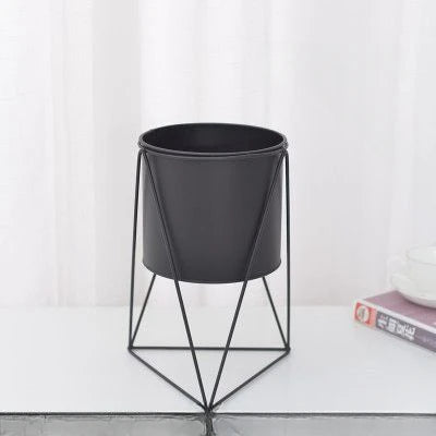 pot de fleurs en métal nordique design pour succulentes - vue 8 sur 8