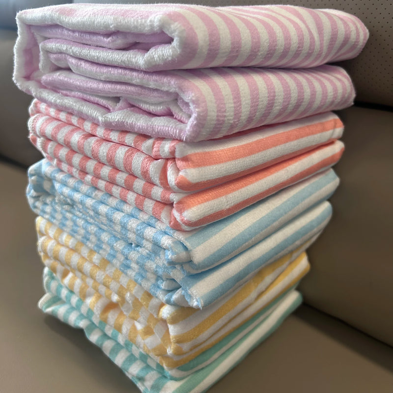 serviette de plage personnalisee monogramme rayures style preppy