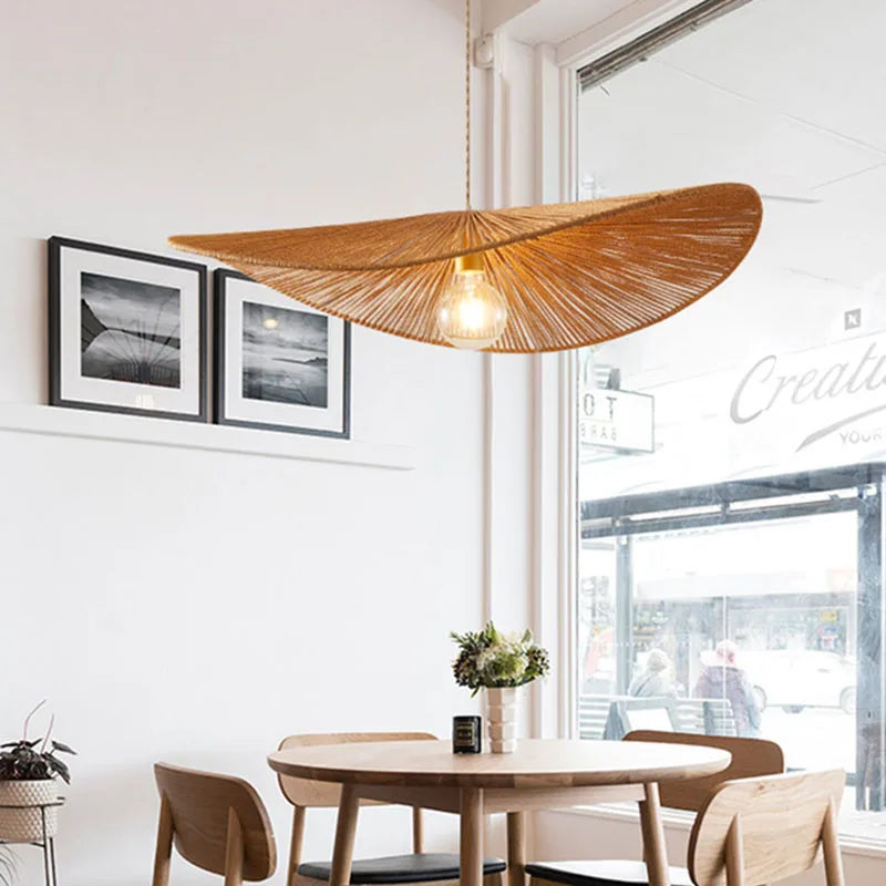 lampe suspendue en rotin tissé style sud-est asiatique