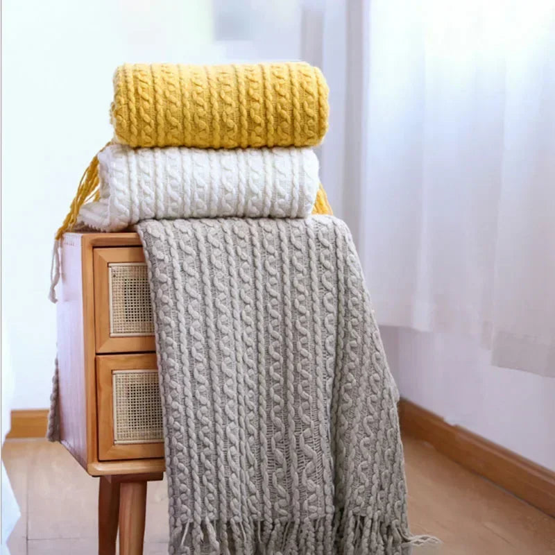 plaid boheme ultra doux a carreaux avec pompons - vue 6 sur 7