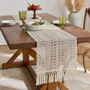 Chemin de table boheme beige a pompons decoratif