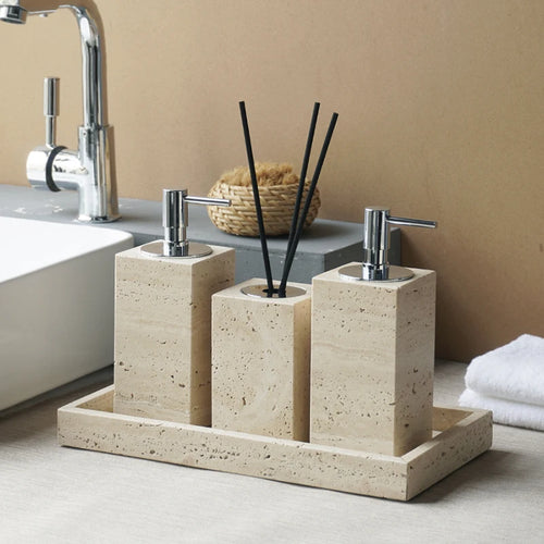 ensemble d'accessoires élégants en travertin pour la salle de bain