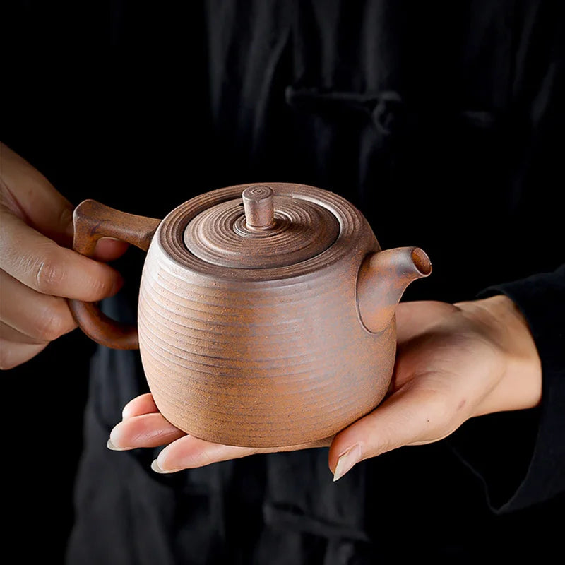 Theiere artisanale ceramique brute style zen individuel