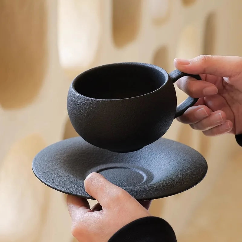 Tasse retro ceramique avec soucoupe motif pierre brute