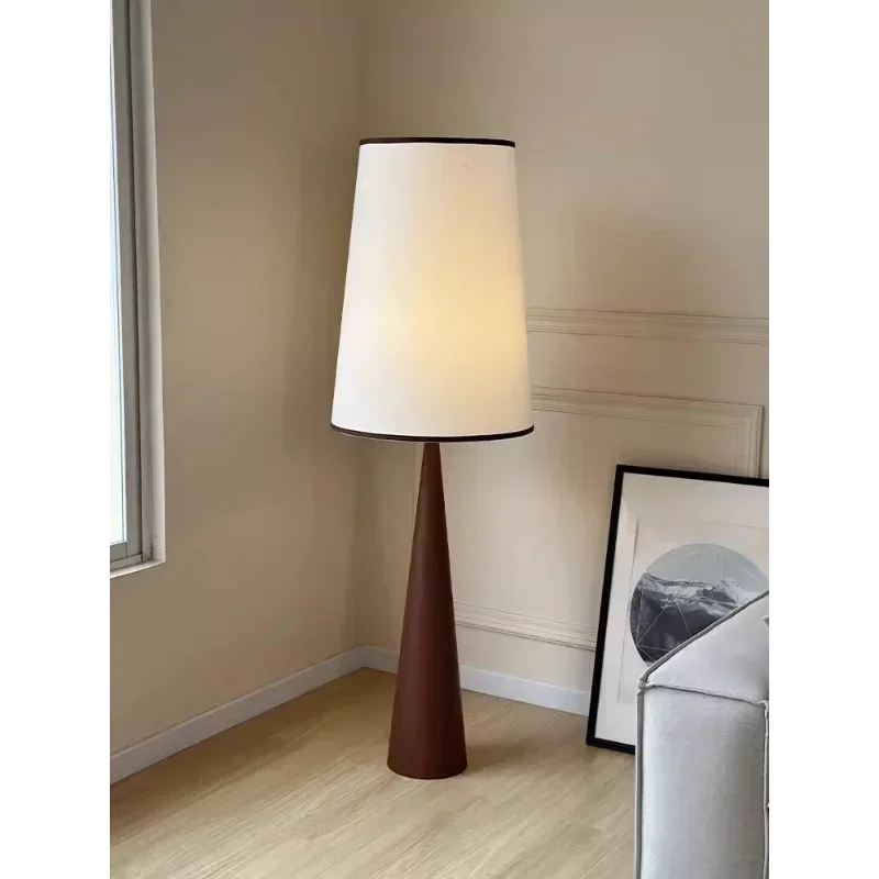 lampadaire japonais wabi-sabi en bois design nordique décoratif