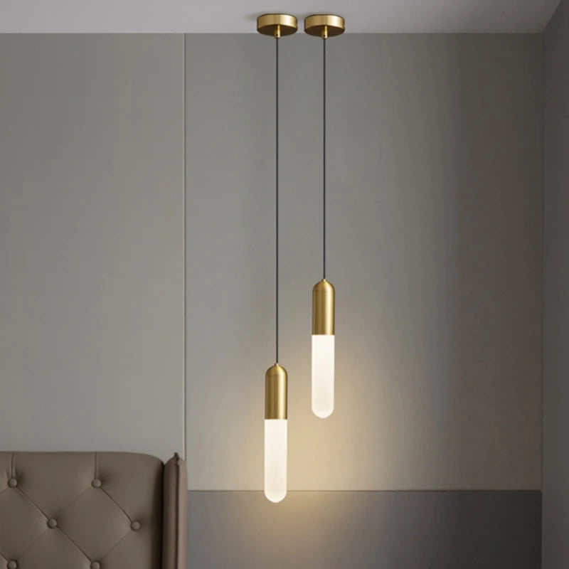 suspension de luxe en laiton avec ampoule en acrylique