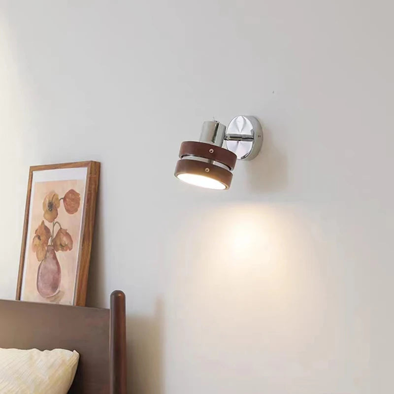 applique murale en bois avec lampe de lecture chromée