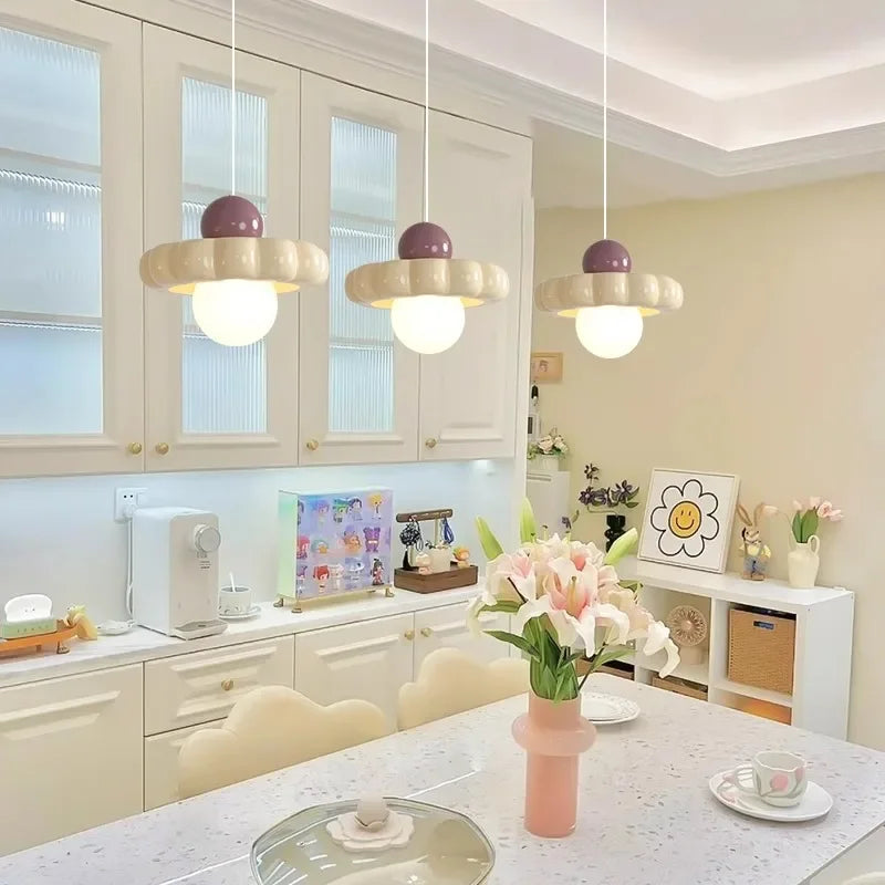 Lustre design avec fleurs Style crème créative