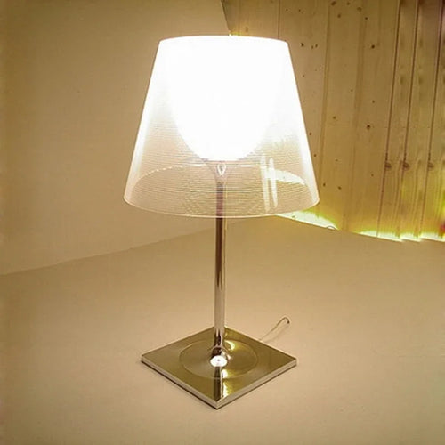 Lampe de Table design italien lampes de Table en acrylique modernes pour salon chambre étude bureau décor lumière Nordc maison lampe de chevet