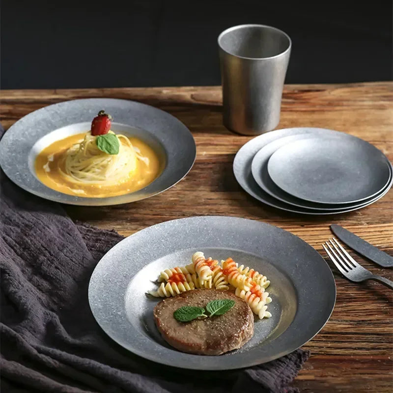 Assiettes plates inox style vintage nordique cuisine - vue 2 sur 7