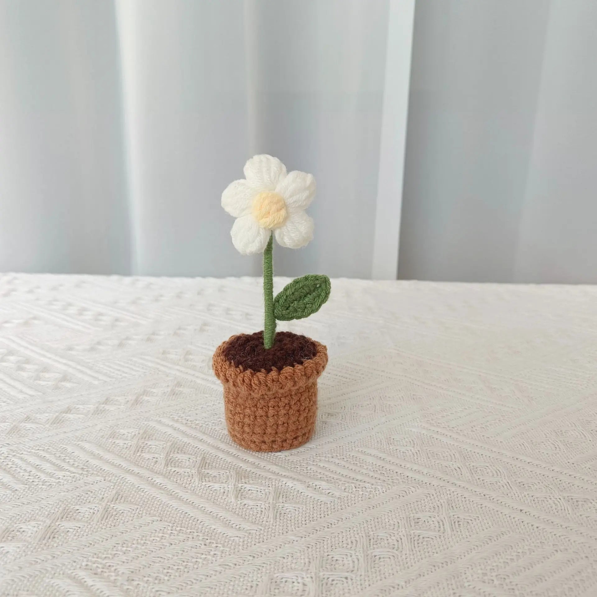 plante en pot tricotée à la main pour cadeau décoratif de saint valentin - vue 8 sur 19