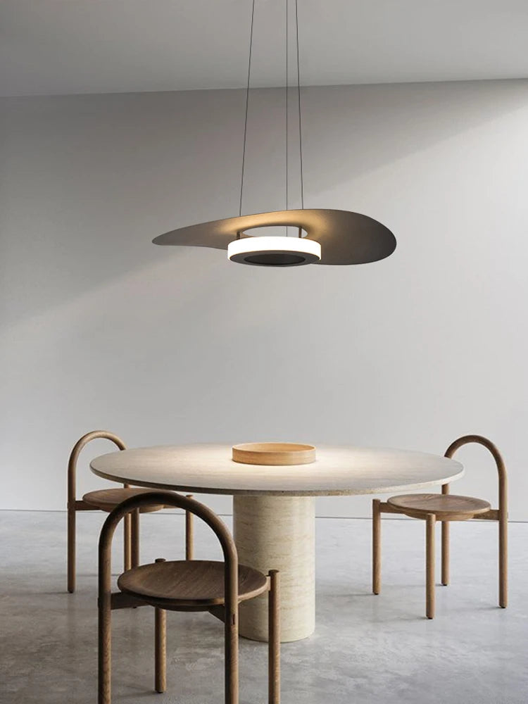 Suspension LED en métal au design nordique variable