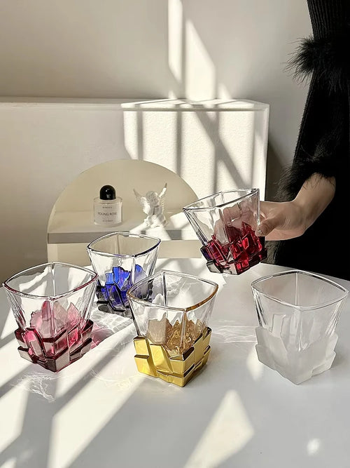 Verre artistique texturé style espace luxe pour whisky