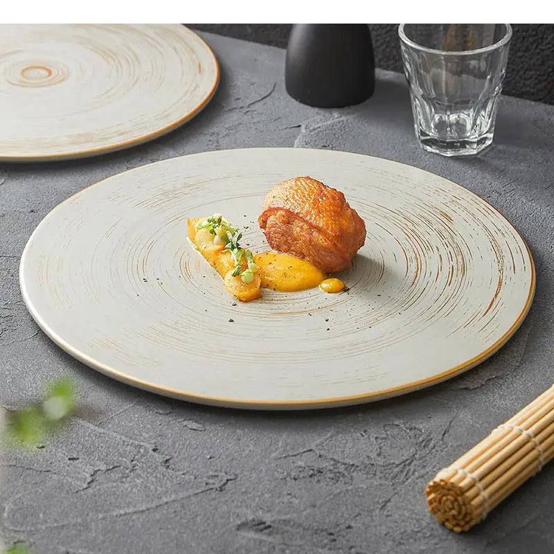 Assiette plate en céramique style rétro bordure élégante