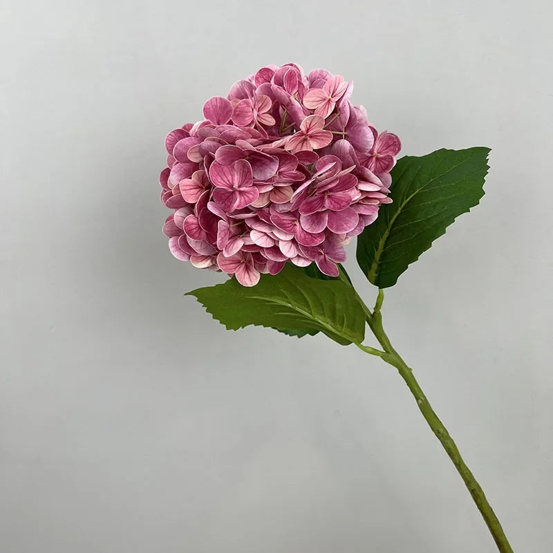 décoration de mariage fleurs artificielles hortensias et roses rouges - vue 12 sur 15
