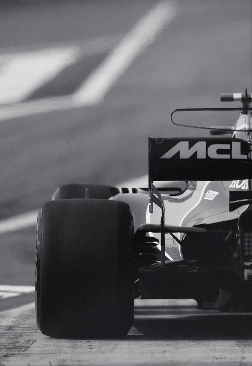 affiche vintage de voitures de sport en noir et blanc