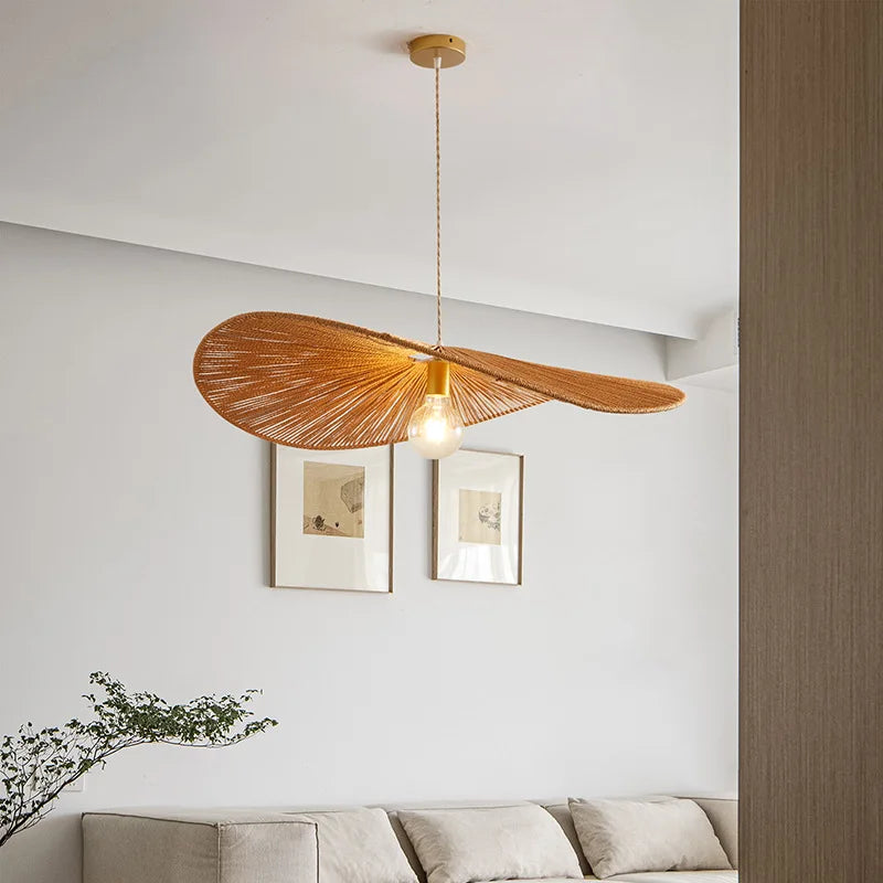 lampe suspendue en rotin tissé style sud-est asiatique