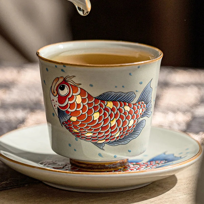 Tasse à thé chinoise motif arowana en céramique