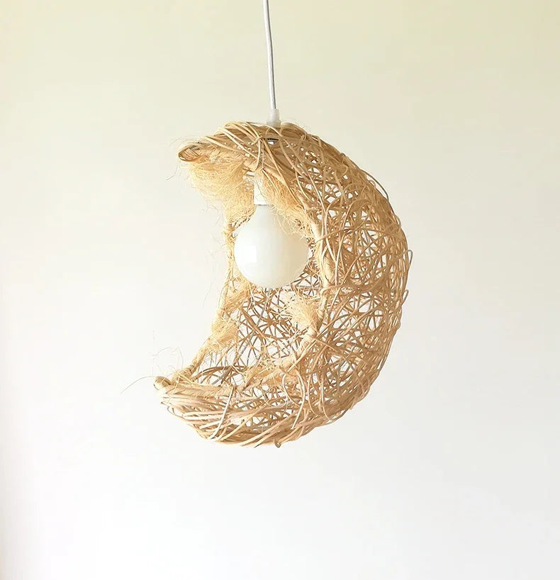 Lustre créatif en rotin en forme de lune - vue 4 sur 7
