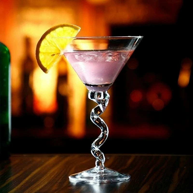 Verres martini incurvés design créatif pour bar maison - vue 5 sur 7