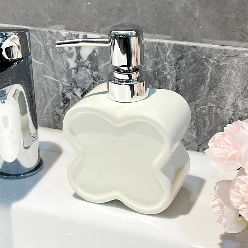 bouteille en céramique créative en forme de fleur pour gel et savon - vue 10 sur 10