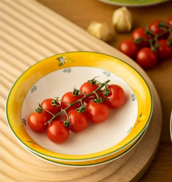 Vaisselle ceramique style nordique motifs floraux retro