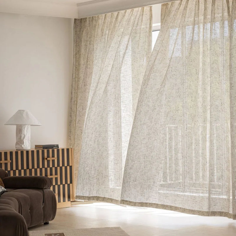 Voilage tulle motifs floraux style campagnard fenêtre salon