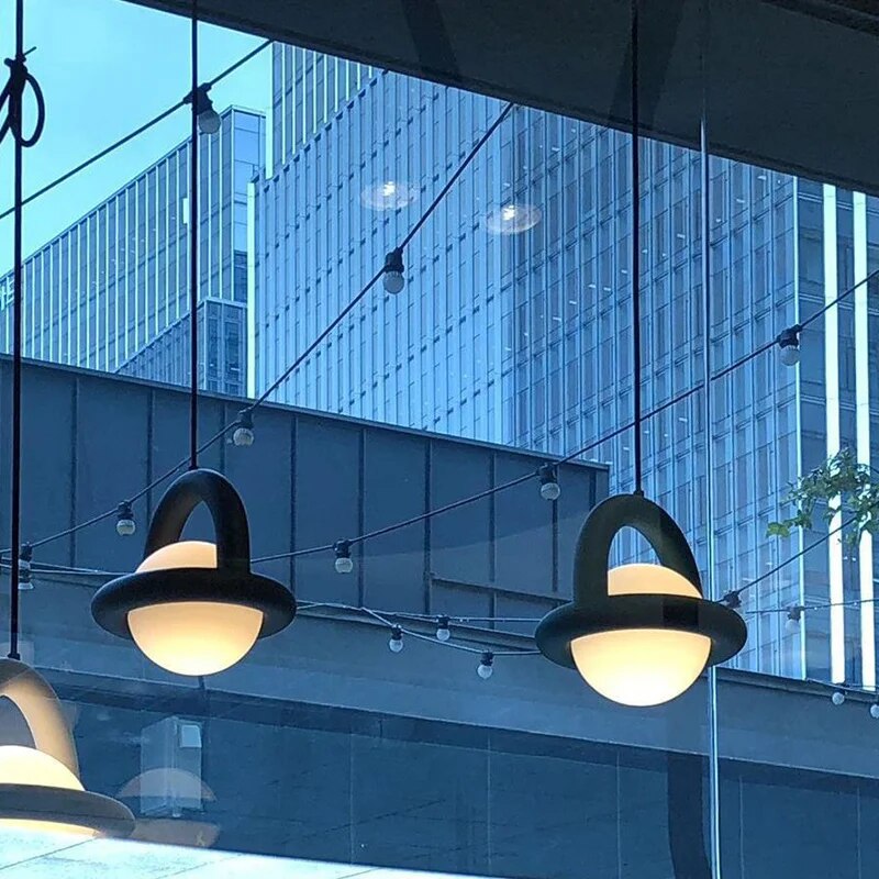 Suspension design ballon avec corps arrondi coloré - vue 5 sur 9