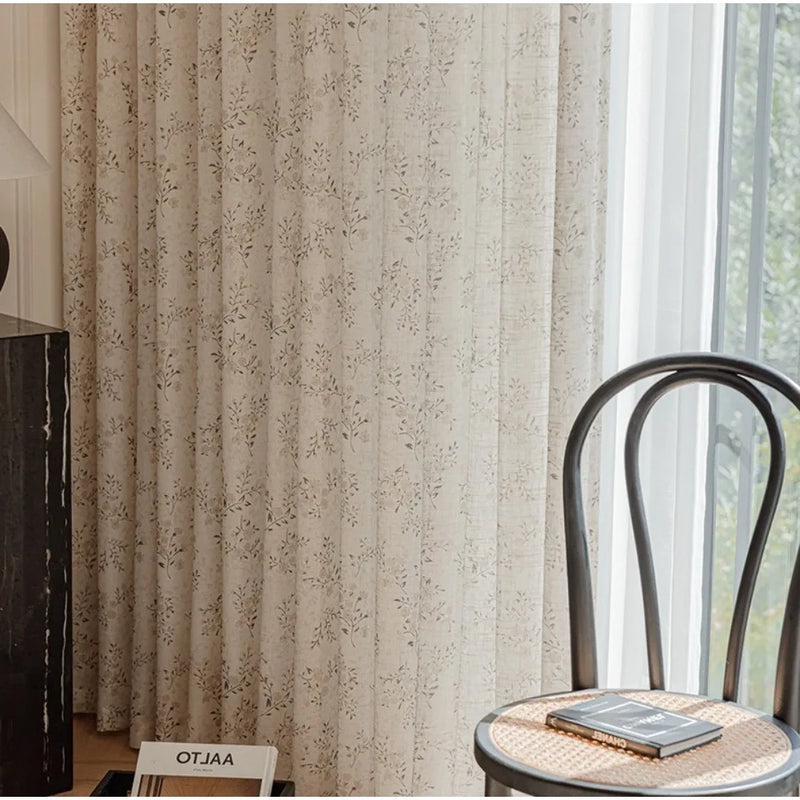 Voilage tulle motifs floraux style campagnard fenêtre salon