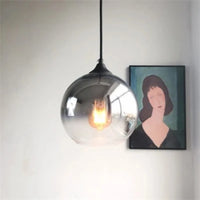 Suspension boule moderne en verre avec lampes à led