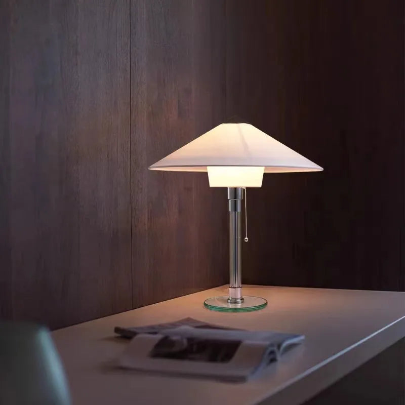 Lampe à poser design simple en verre pour lecture et études
