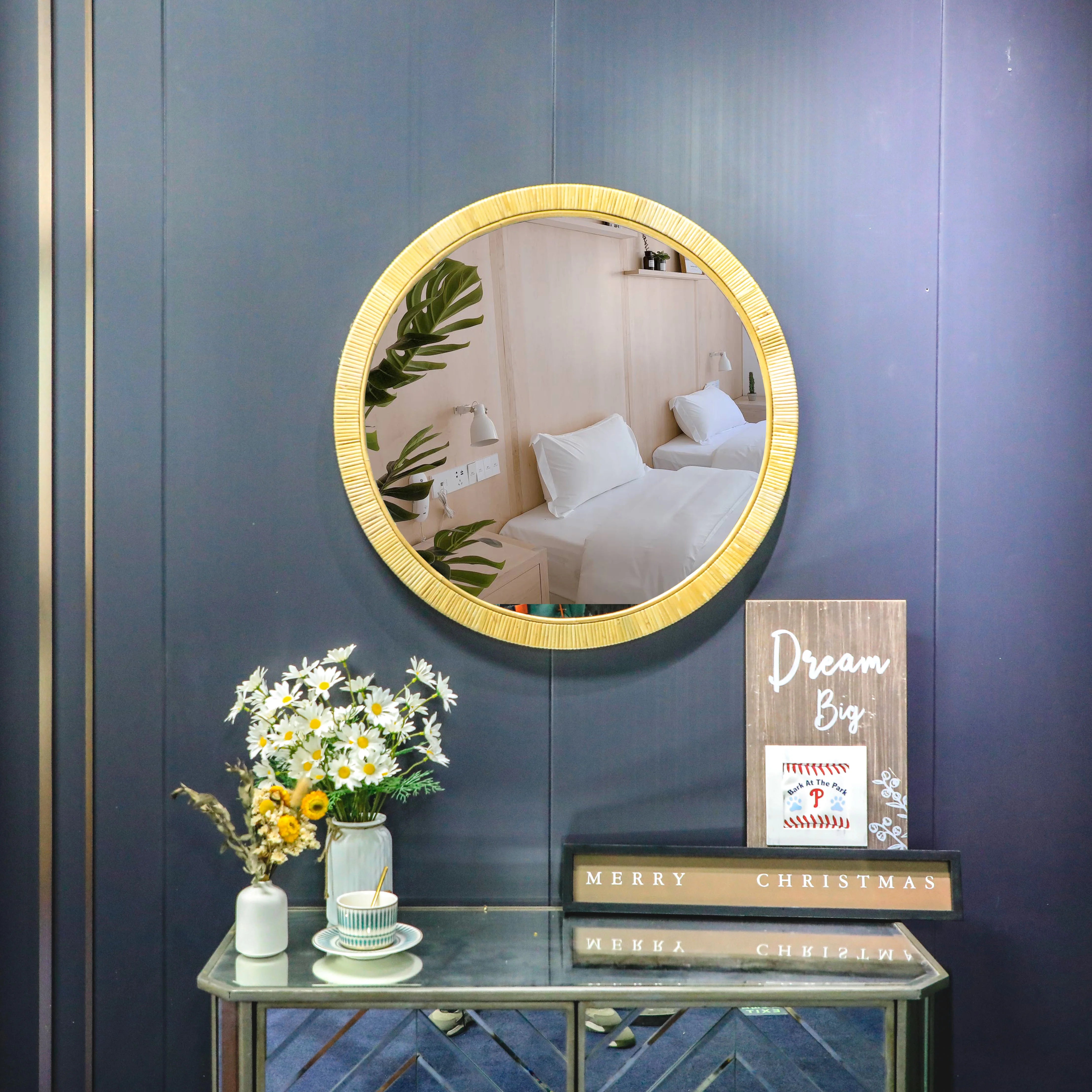 miroir mural encadré en rotin naturel fait main décoratif et élégant - vue 3 sur 6