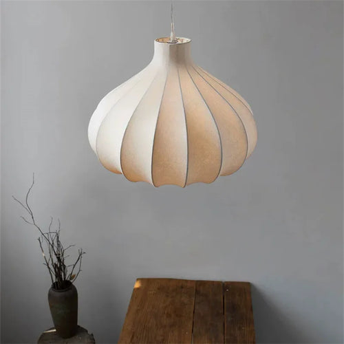 suspension en soie antique design wabi sabi pour intérieur élégant