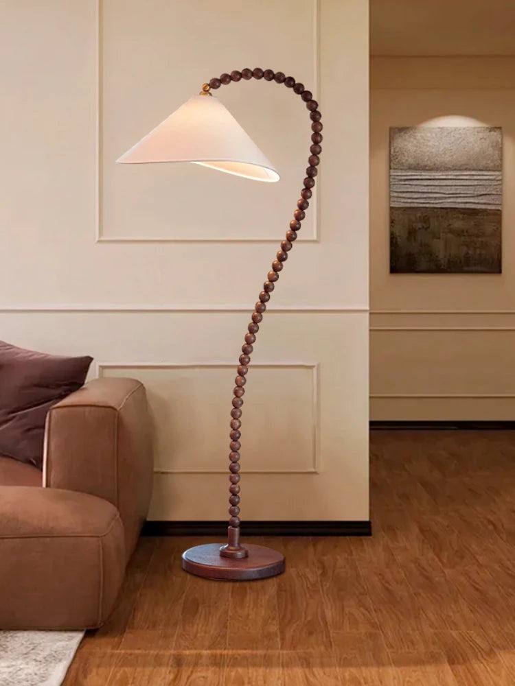 lampadaire minimaliste en bois pour décoration ambiance intérieure