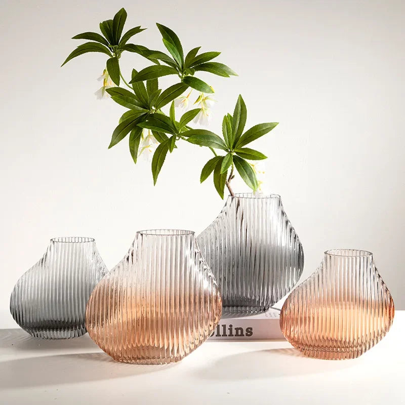 vase en verre soufflé à rayures pour décoration florale créative - vue 4 sur 8