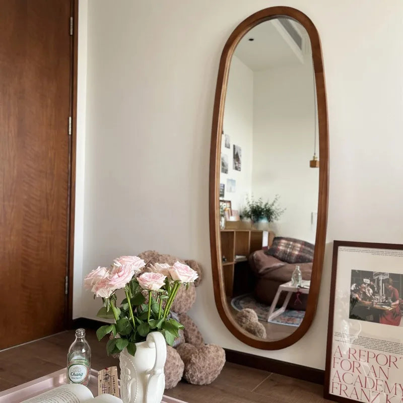 miroirs décoratifs longs vintage pour un intérieur nordique élégant