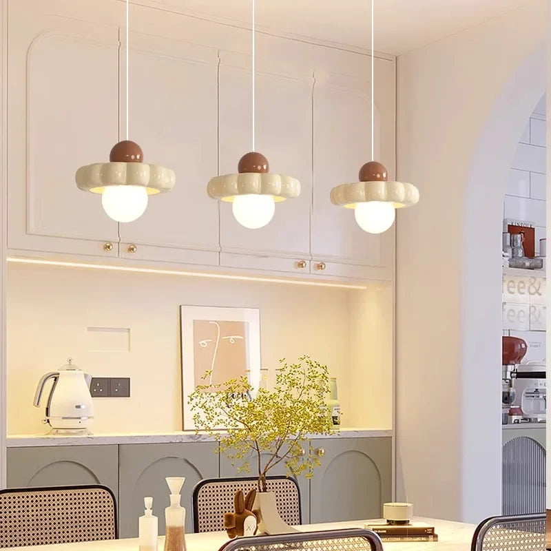 Lustre design avec fleurs Style crème créative