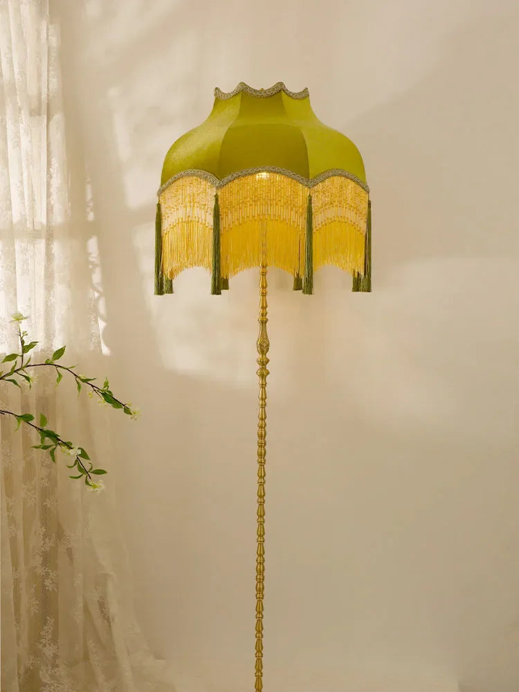 lampadaire vintage avec glands design français décoratif