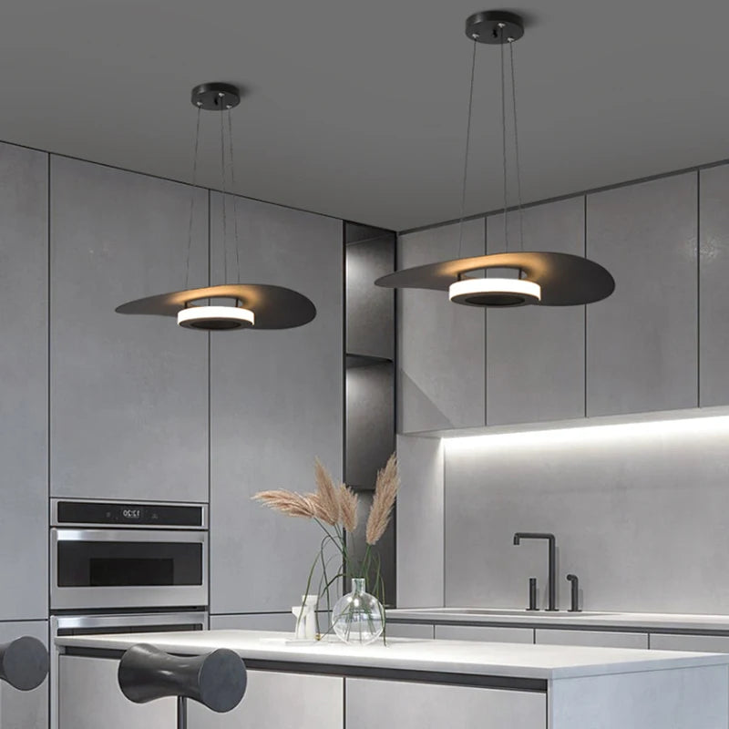 Suspension LED en métal au design nordique variable