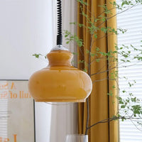 Suspension en verre médiéval