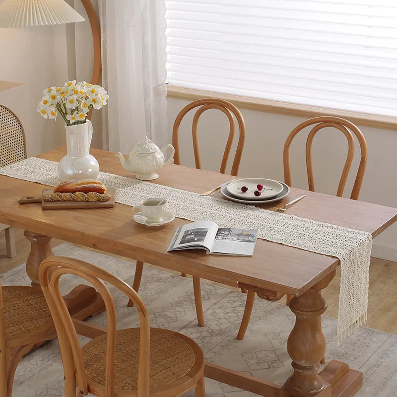 Chemin de table beige vintage dentelle crochet pompons - vue 6 sur 7