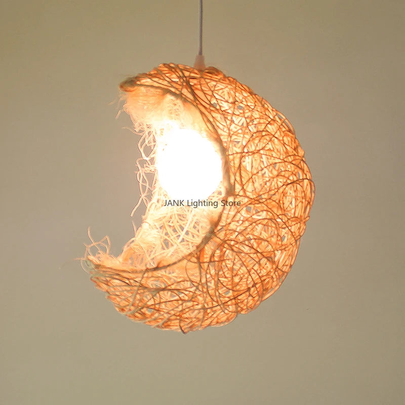 Lustre créatif en rotin en forme de lune - vue 3 sur 7