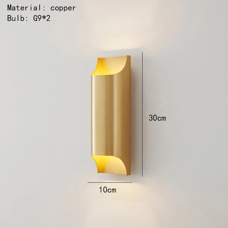 Applique murale LED en laiton au design moderne
