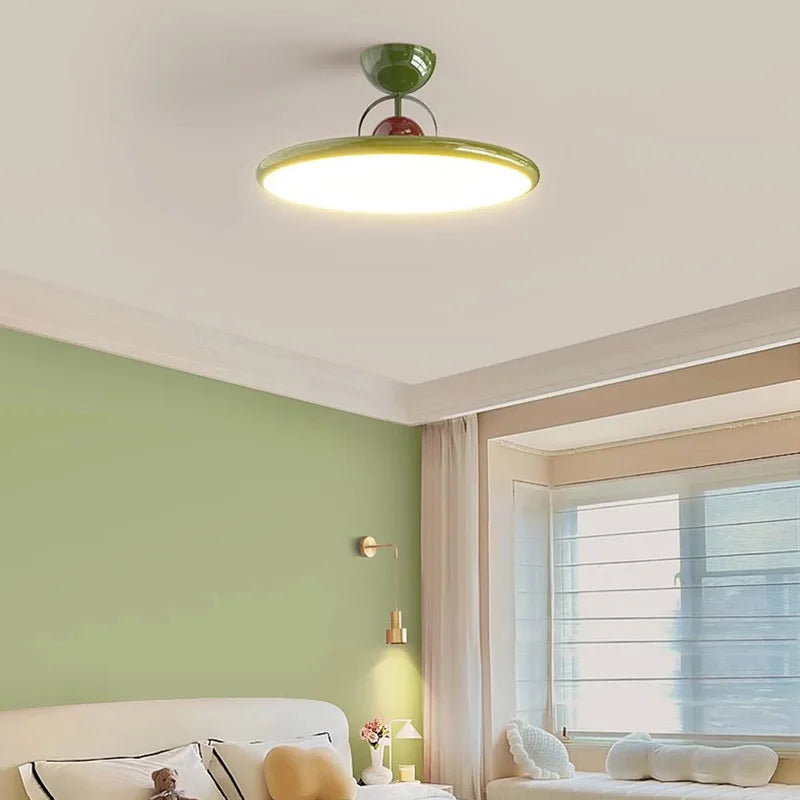 Plafonnier LED nordique en fer crème avec soucoupe volante - vue 4 sur 12