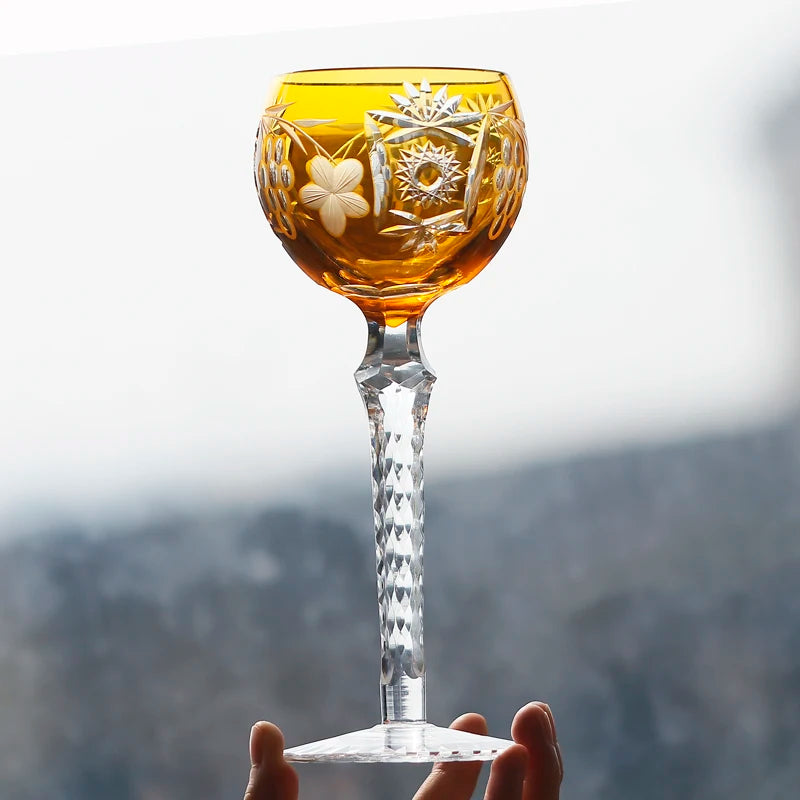 Verres a vin cristal style antique grave main