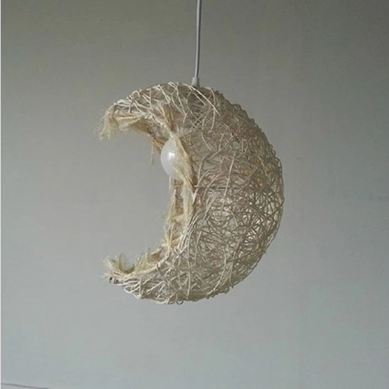 Lustre créatif en rotin en forme de lune - vue 6 sur 7
