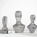 sculpture en verre abstraite avec rayures décoratives pour décoration intérieure